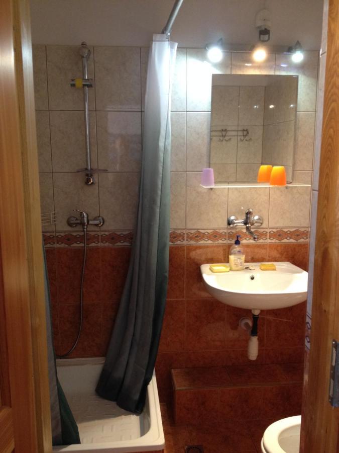 A3Apartament 2 Pokojowy Aneks Kuchenny 2 Lazienki Na Korytarzu Wspolne Z Innymi Ludzmi * Zakopane