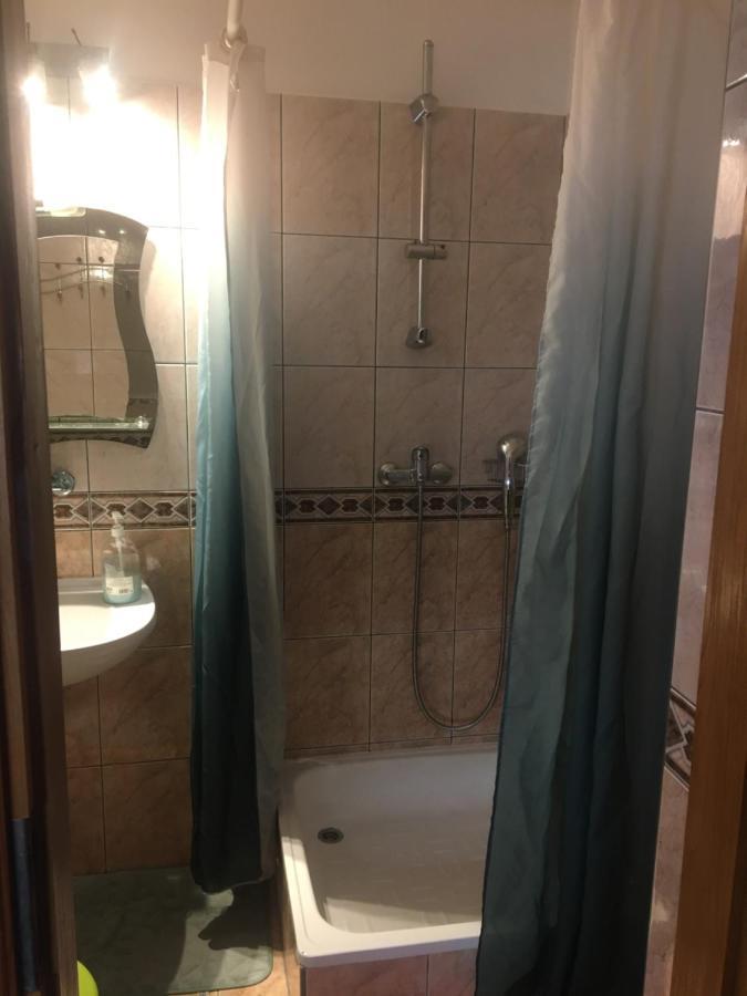 A3Apartament 2 Pokojowy Aneks Kuchenny 2 Lazienki Na Korytarzu Wspolne Z Innymi Ludzmi